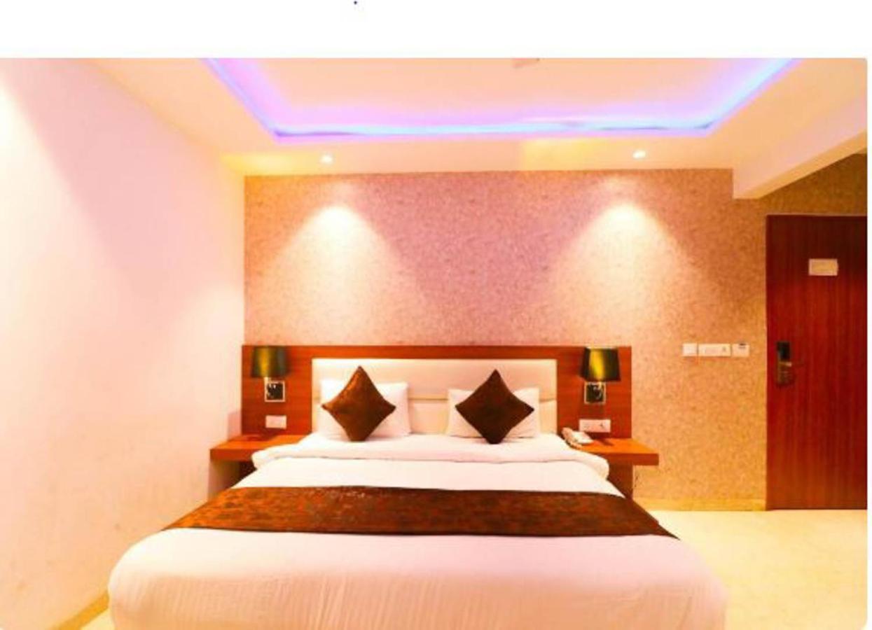 Hotel Royal Sky Luxury Near Delhi Airport New Delhi Exterior photo
